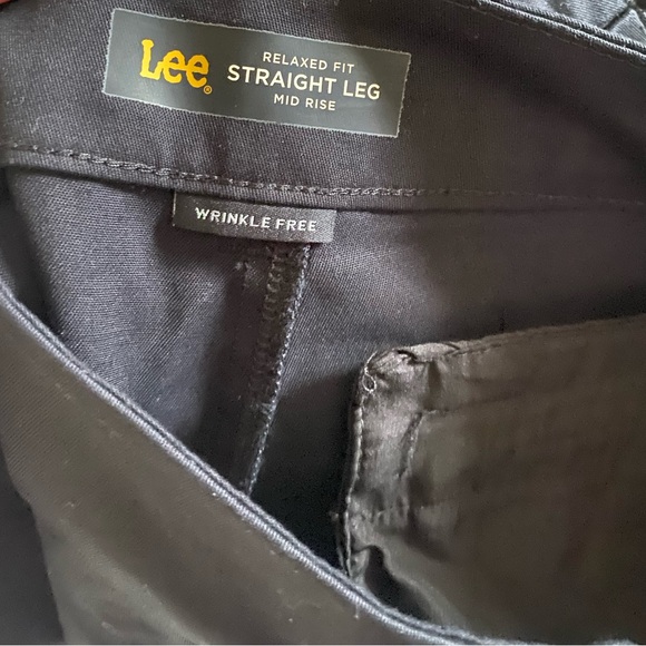 Lee Relaxed Fit Wrinkle Free Straight Leg Pants - Picture 5 of 8